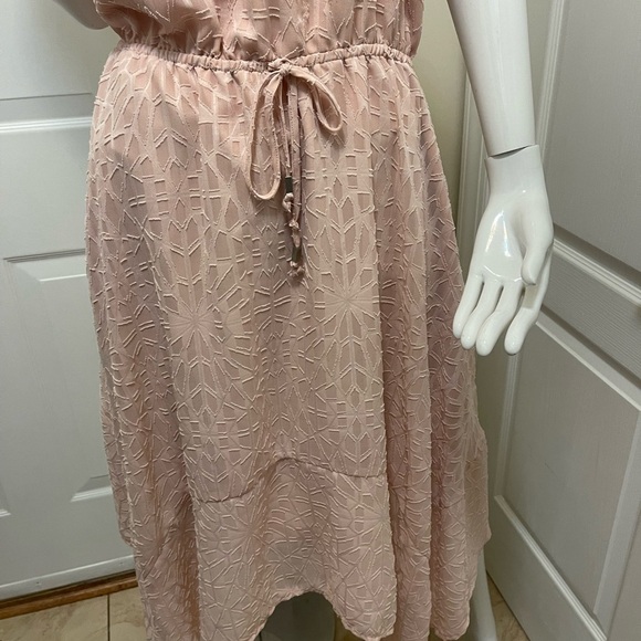 Massimo beautiful fancy dress with unique design . Perfect peach color - Picture 2 of 12